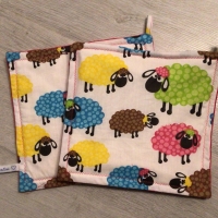 Topflappen Set XL  doppellagig Geschenk Einzigartig - Schafe bunt