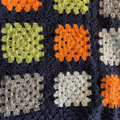 Gehäkelte Granny Square Kniedecke- Kinderdecke - 14 -
