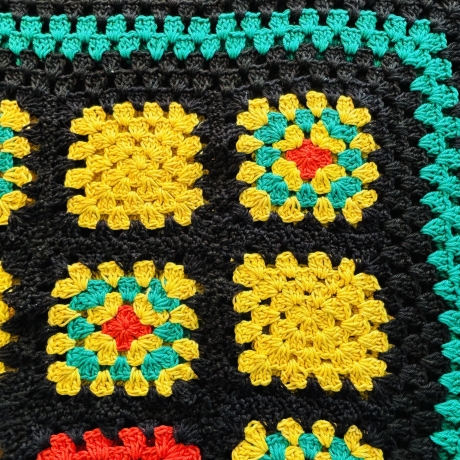 Gehäkelte Granny Square Kniedecke- Kinderdecke - 9 -