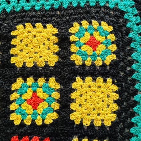 Gehäkelte Granny Square Kniedecke- Kinderdecke - 9 -