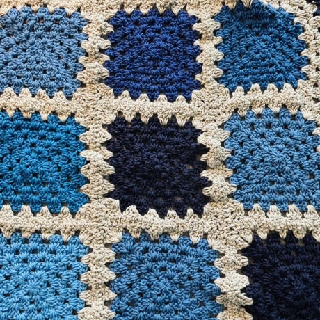 Gehäkelte Granny Square Kniedecke- Kinderdecke - 13 -
