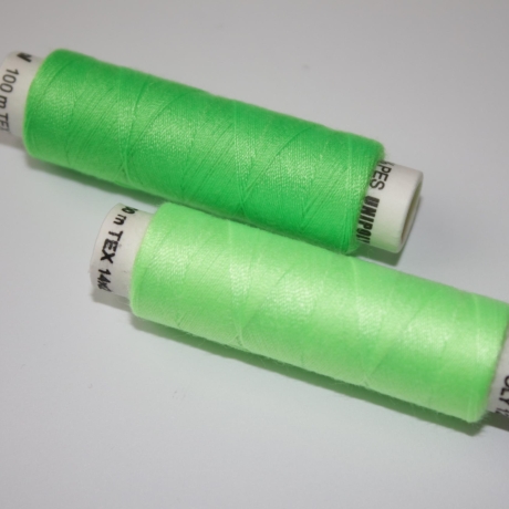 2x Nähgarn neongrün heller Ton 100 m  - 120 Stärke Garn