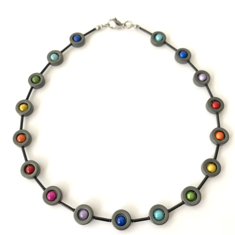 Kette mit Hämatit Ringen und Miracle Beads Regenbogen