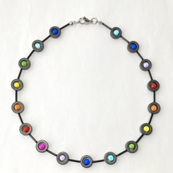Kette mit Hämatit Ringen und Miracle Beads Regenbogen