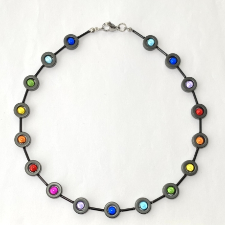 Kette mit Hämatit Ringen und Miracle Beads Regenbogen
