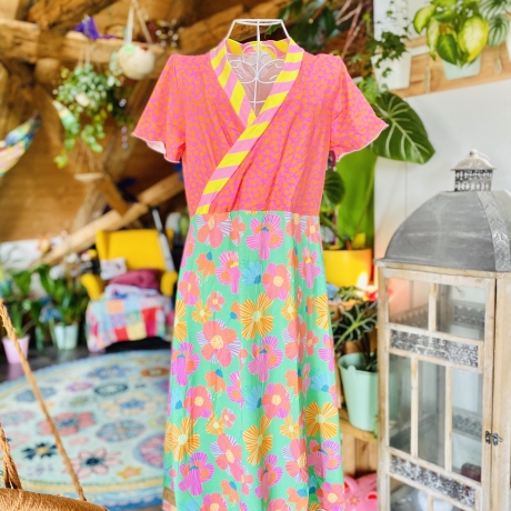Möpsekleid in Wickeloptik Größe 38-42