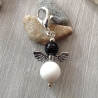 Schutzengel mit Schaumkoralle und Onyx