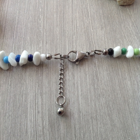 Sommerliche Muschelsplitterkette