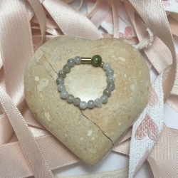 Schöner, flexibler Ring aus  Achatsteinen.