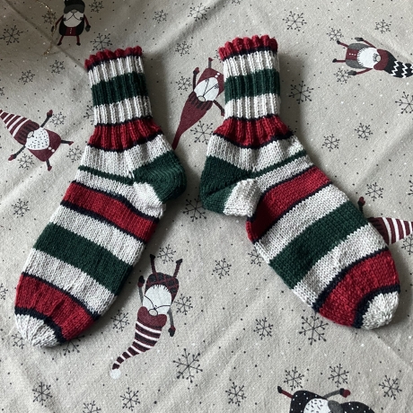 Handgestrickte  Socken Gr. 34/35