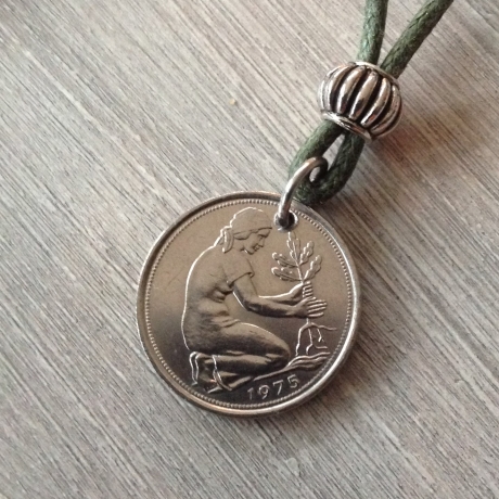 Kette mit altem 50-Pfennig-Stück  von 1975 / Jubiläum / Vintage