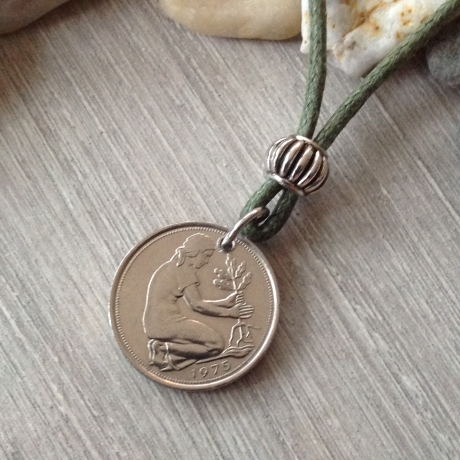 Kette mit altem 50-Pfennig-Stück  von 1975 / Jubiläum / Vintage