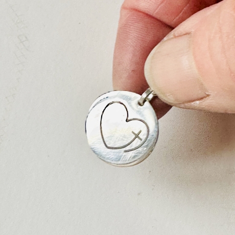 Kettenanhänger „Glaube, Liebe“