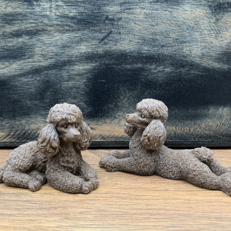 Pudel Pärchen 2er-Set, handgefertigt aus Sand und Harz