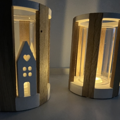 Stilvolles Windlicht aus Keraflott und Eichenklötzchen