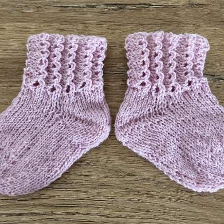 Handgestrickte Babysocken Gr. 16