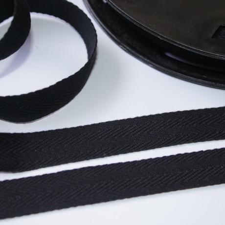 4,4m Köperband Baumwolle 14 mm schwarz Nahtband