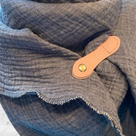 Winter Dreiecksschal aus Musselin (Double Gauze) Jeansblau