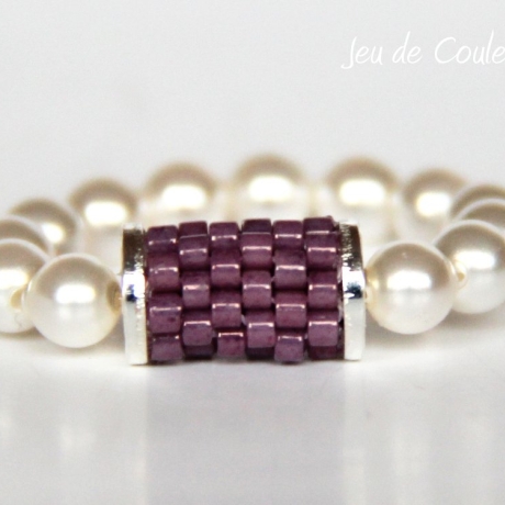 Kugelring (elastisch) in Weiß mit Röhre aus Delica-Beads in Mauve