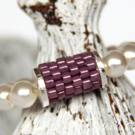 Kugelring (elastisch) in Weiß mit Röhre aus Delica-Beads in Mauve