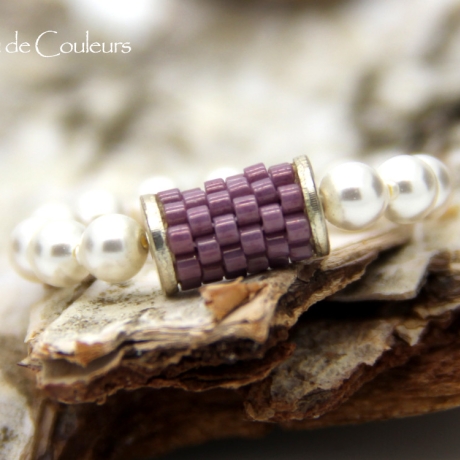 Kugelring (elastisch) in Weiß mit Röhre aus Delica-Beads in Mauve