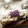 Kugelring (elastisch) in Weiß mit Röhre aus Delica-Beads in Mauve