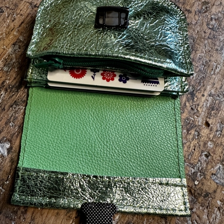Kleines Portemonnaie metallic aus Echtleder