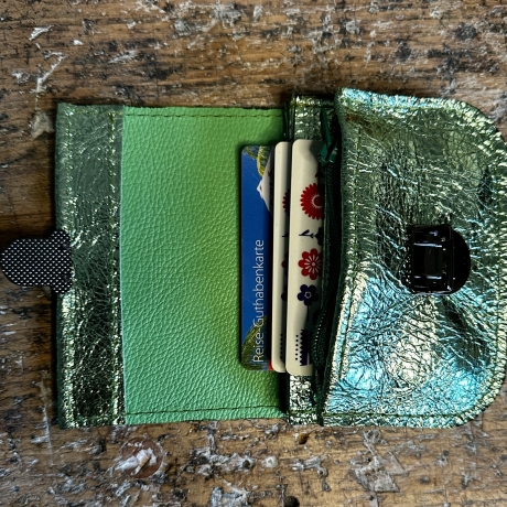 Kleines Portemonnaie metallic aus Echtleder