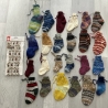 Adventskalender mit handgestrickten Socken + Klammern 1-24