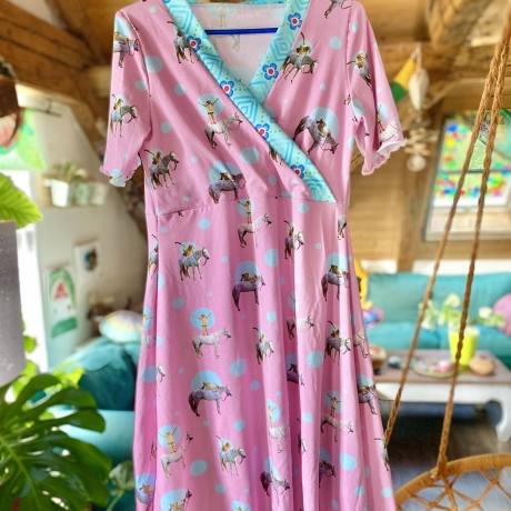 Möpsekleid in Wickeloptik Größe 38-44