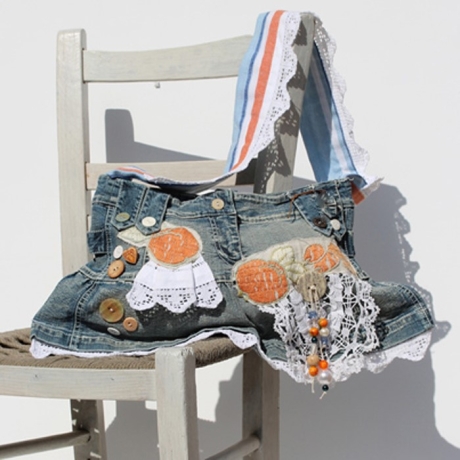 Romantische Tasche aus Jeans mit Vintage Applikationen und Spitze