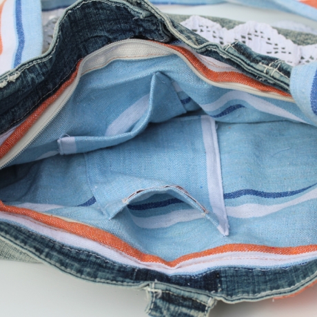 Romantische Tasche aus Jeans mit Vintage Applikationen und Spitze
