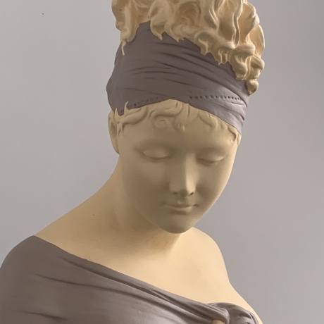 Büste einer Frau mit Schal. Schöne Dekoration für dein Zuhause.