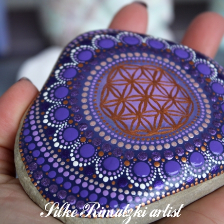 Mandala handgemalt Blume des Lebens Stein Glücksstein