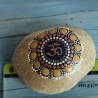 Om Mandala handgemalt auf Stein Glücksstein Yoga