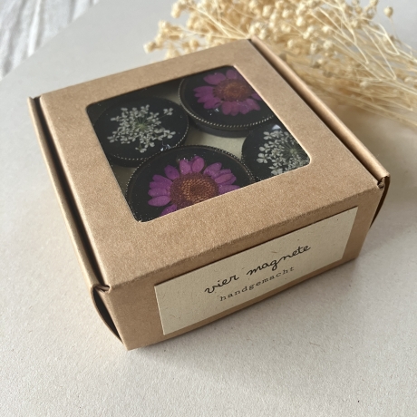 4 dekorative Vintage Magnete mit gepressten Blumen (B-Ware)