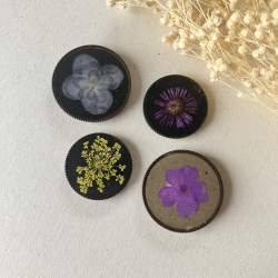 4 dekorative Vintage Magnete mit gepressten Blumen (B-Ware)