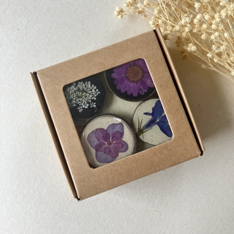 4 dekorative Vintage Magnete mit gepressten Blumen (B-Ware)