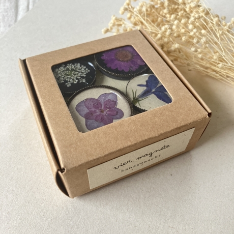 4 dekorative Vintage Magnete mit gepressten Blumen (B-Ware)