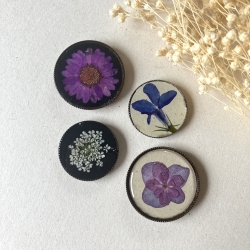 4 dekorative Vintage Magnete mit gepressten Blumen (B-Ware)