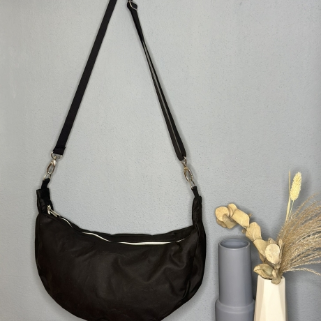 Umhängetasche LuniBag schwarz/silber