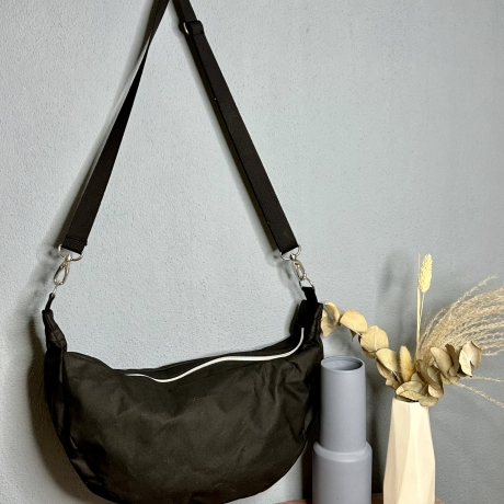 Umhängetasche LuniBag schwarz/silber