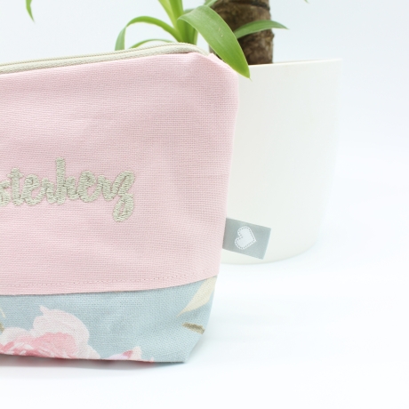 Bestickte Universaltasche Rosa „Schwesterherz“ - handmade Unikat