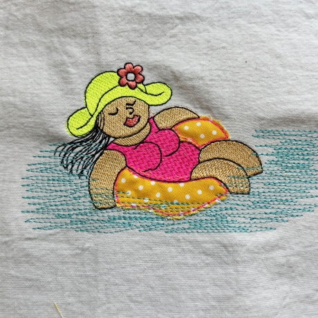 Badefrau mit Schwimmreifen Stickdatei mit Applikation