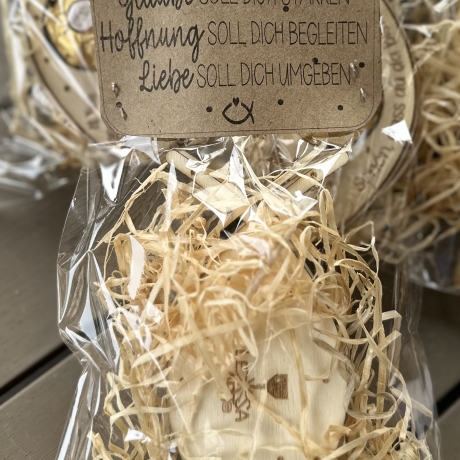 ✨ Fisch zur Taufe – personalisiert & mit Rocher gefüllt ✨
