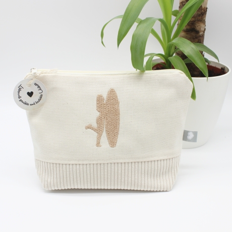 Bestickte Universaltasche Beige„Surfer Girl“ Sommerlich handmade