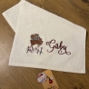Personalisiertes Handtuch mit hochwertiger Stickerei. Dein Unikat
