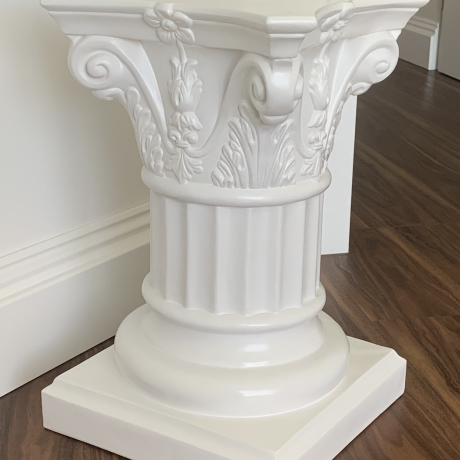 Eine schöne griechische Säule. 54 cm.