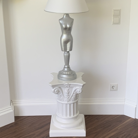 Eine schöne griechische Säule. 54 cm.