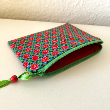Kleines Schminktäschchen Etui Blumen rot grün